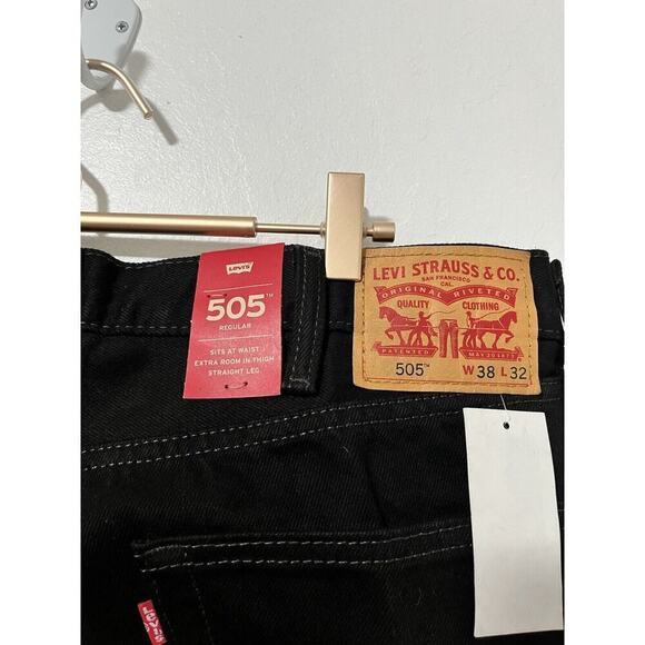 Levi’s 505 Regular Straight Leg Jeans Size 38x32 Black Zip Fly Classic Men’s NEW - Picture 4 of 9